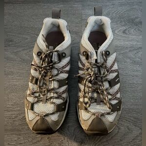 Women’s Hiking Shoes